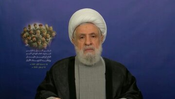 شیخ نعیم قاسم:  سلاح‌های خود را زمین نخواهیم گذاشت/ راه و روش سید حسن نصرالله جاودان است