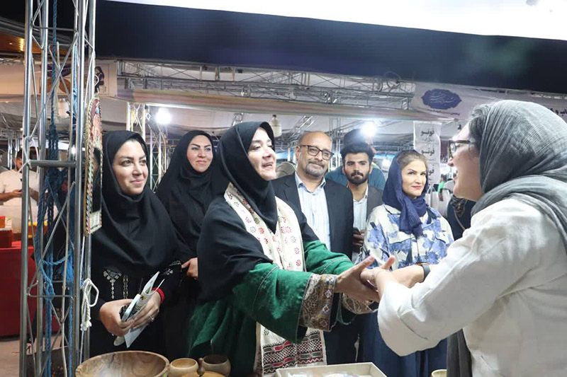 صنایع دستی گنج پنهان ایران است/ اشک شوق در تجلیل از  پاکبانان و آتش‌نشانان