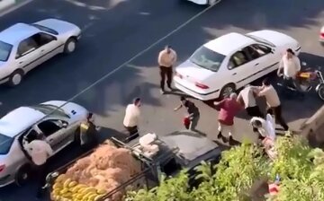 ضرب و شتم بیرحمانه یک جوان دستفروش/ شهرداری قزوین بیانیه صادر کرد/ ۶ نفر بازداشت شدند