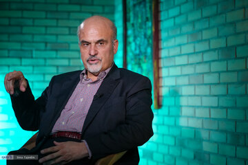 طعنه سنگین جلایی پور به احمدی نژاد/ این مملکت چقدر باید تاوان یکسری متوهم سیاسی را بدهد؟