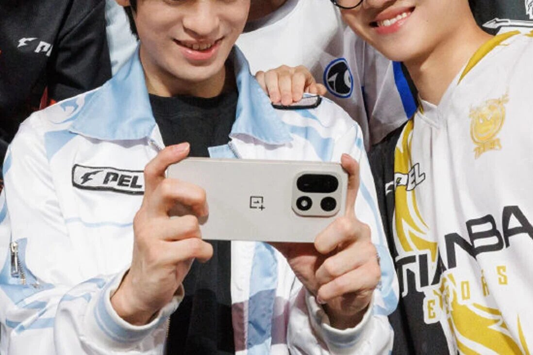 عکس | طراحی وانپلاس ۱۵ لو رفت / رقیب جدید آیفون و سامسونگ