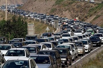 قابل توجه مسافران شمال؛ ترافیک سنگین در این جاده/ مسافران از این مسیرها استفاده کنند
