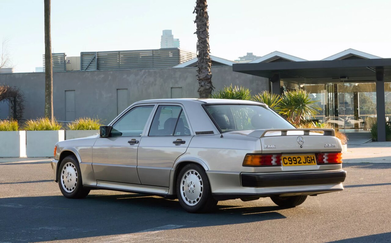 مرسدس بنز قهرمان فرمول یک، به فروش میرسد /عکس