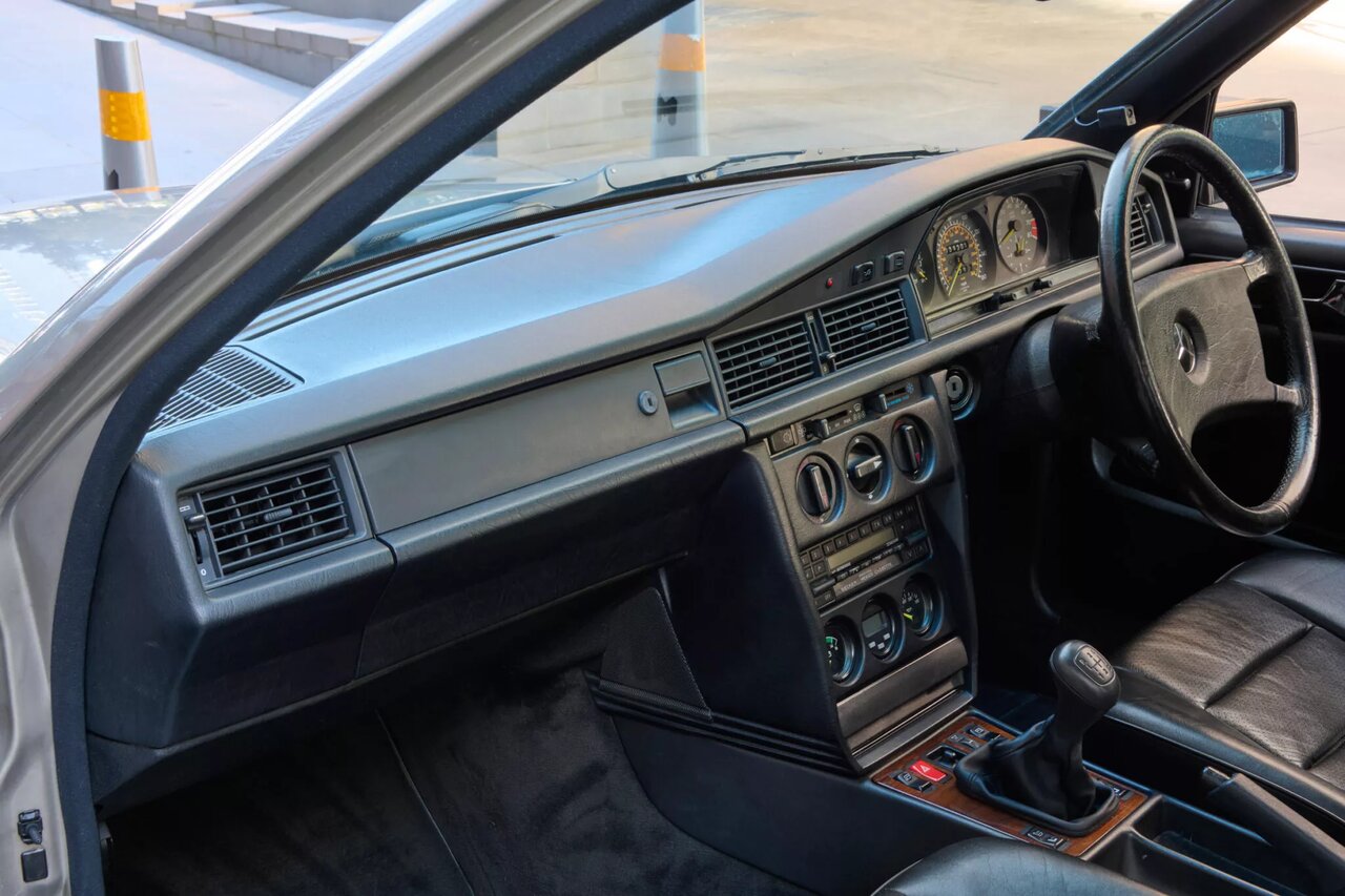 مرسدس بنز قهرمان فرمول یک، به فروش میرسد /عکس