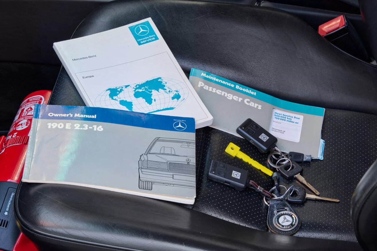 مرسدس بنز قهرمان فرمول یک، به فروش میرسد /عکس