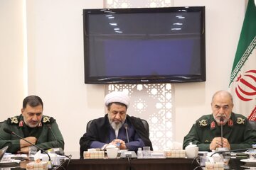 ملت ایران با جنگ ترکیبی دشمن رو به‌ رو است