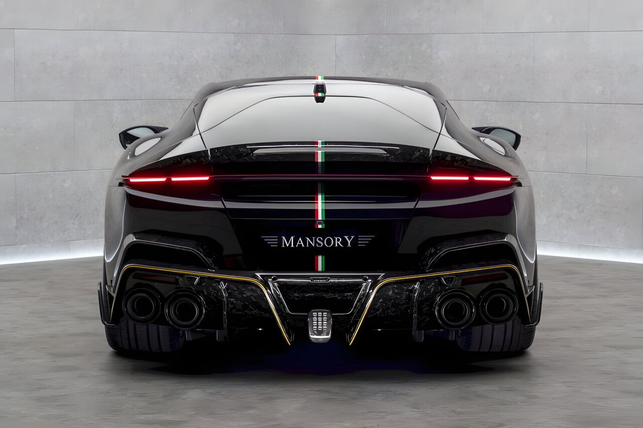 منصوری روی یکی از جذابترین ماشینهای فراری دست گذاشت