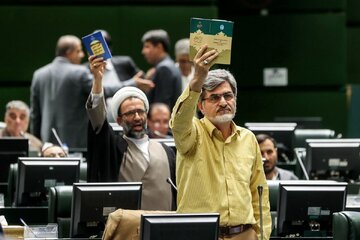 مهدی کوچکزاده؛ بریده از جبهه پایداری و همیشه عصبانی/ ماجرای درگیری شدید او با علی مطهری چه بود؟