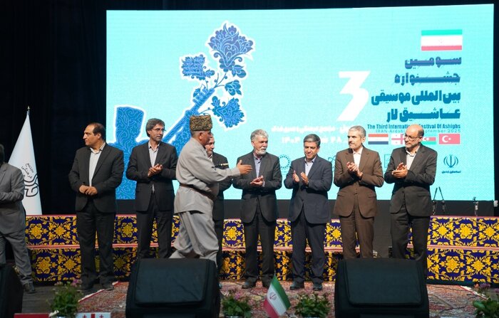 وزیر فرهنگ و ارشاد اسلامی: موسیقی «عاشیقلار» زبان هنر مردم آذربایجان است