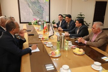 نشست استاندار چهارمحال و بختیاری با سرمایه‌گذاران چینی /طرح‌های کلان عمرانی و صنعتی در دستور کار