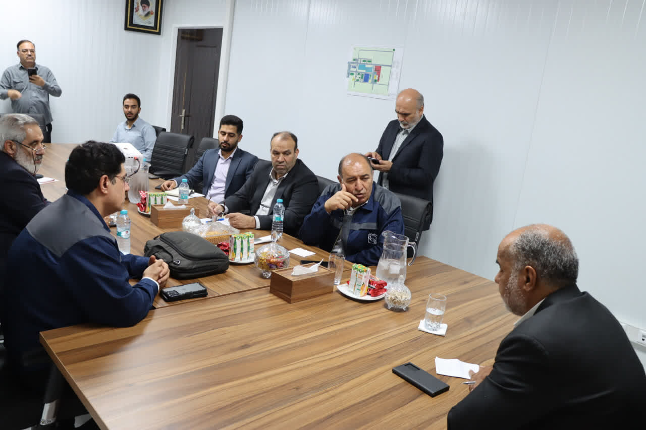 نشست محمدرضا صباغیان با مدیرعامل و تعدادی از مسئولان شرکت سنگآهن مرکزی ایران نشست محمدرضا صباغیان با مدیرعامل و تعدادی از مسئولان شرکت سنگآهن مرکزی ایران