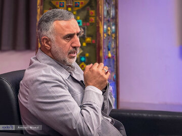 نماینده مجلس: خانمی که پشت موتور است، در معرض باد قرار میگیرد و تبرج میشود/ مخالفتهای زیادی از سوی متدینین خواهد شد/ با فرهنگ جامعه سازگار نیست