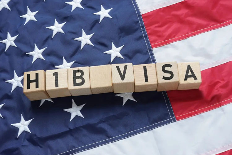 هشدار سه غول فناوری جهان به کارکنان دارای ویزای کاری: آمریکا را ترک نکنید