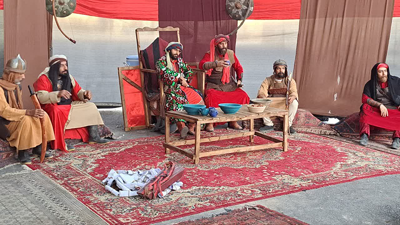 هنر و ایثار؛ زبان جاودانه شب چهارم کنگره ۳۰۰۰ شهید سمنان/ از کوچه‌های انقلاب تا خاکریزهای جبهه‌ها