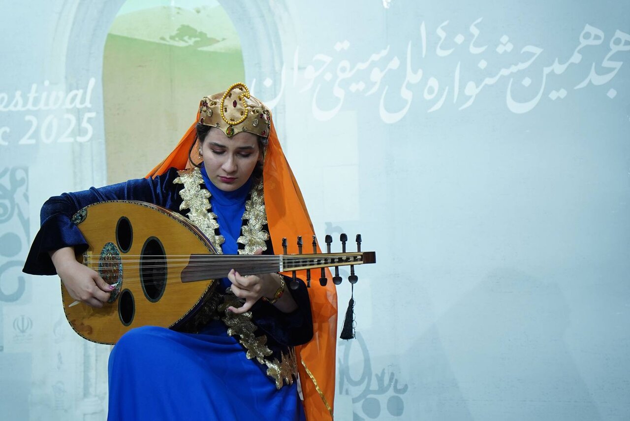 هنرنمایی نوازندگان و خوانندگان گروه سنی الف و ب آذربایجانی/ در روز اول جشنواره موسیقی جوان هجدهم چه گذشت؟