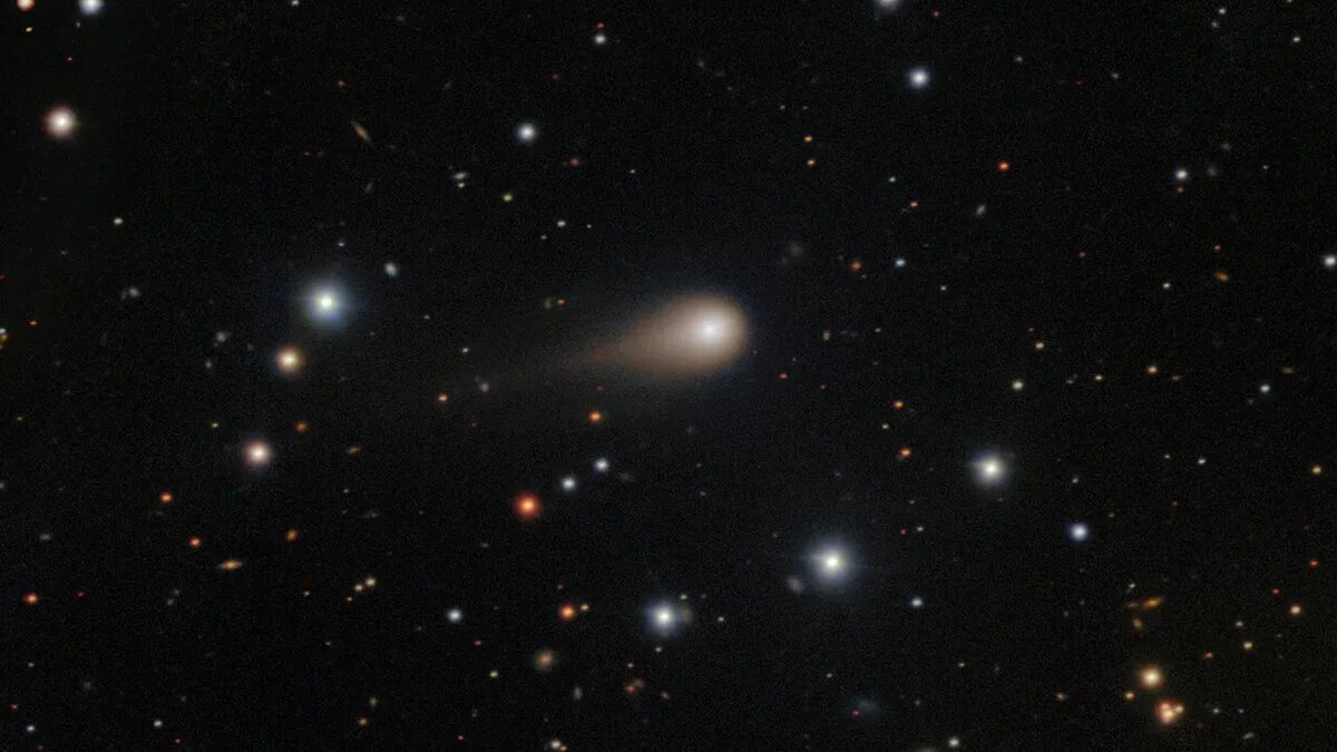 ورود بیگانهای سبز رنگ به منظومه شمسی!