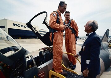 وقتی محمدرضا پهلوی «گربه» را به «عقاب» ترجیح داد / بازخوانی بزرگترین «لابی» نظامی تاریخ درباره دو هواپیمای امریکایی