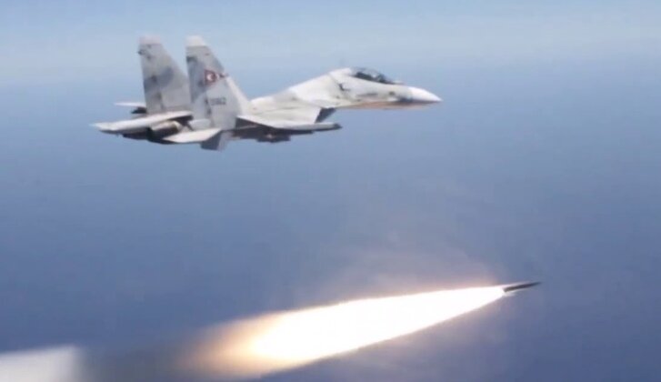 ونزوئلا جنگندههای دوربرد مجهز به موشکهای ضدکشتی را به نمایش گذاشت