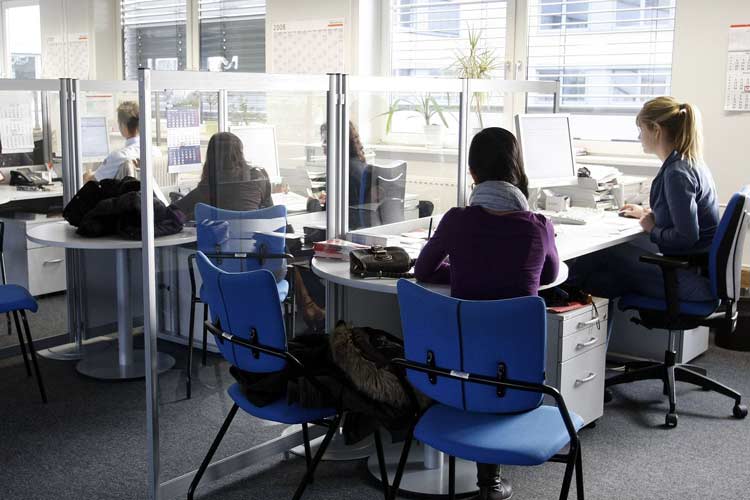 پایان کار سنتی ۹ صبح تا ۵ عصر تا سال ۱۴۱۳: پیش‌بینی بنیان‌گذار لینکدین