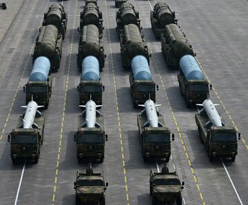 چین برای نخستین بار «سهگانه هستهای» خود را به نمایش گذاشت