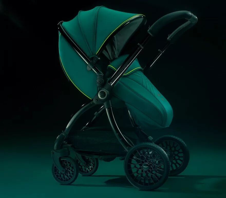 کالسکه بچه با قیمت ۳۰۰ میلیون تومانی / محصول عجیب استون مارتین/ عکس