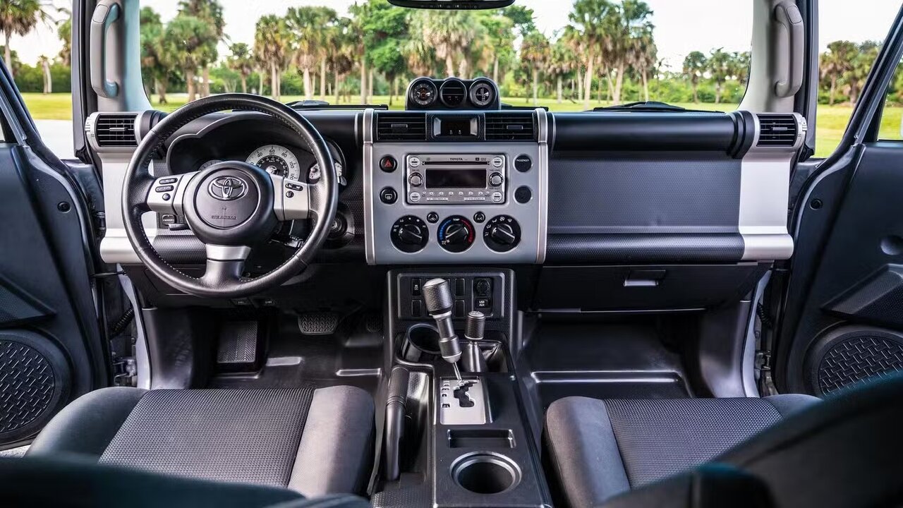 کاهش قیمت چشمگیر شاسی بلند پرطرفدار تویوتا/ بالاخره ورق برگشت / عکس