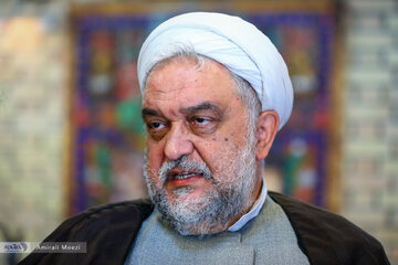 کنایه عباس امیری فر به فسادهای اقتصادی در کابینه رئیسی/ حوزه اقتصادی دولت پزشکیان باید به صورت جدیتر اصلاح شود
