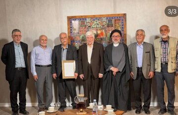 گزارشگرانی که برای گزارش جنگ جلوتر از خط مقدم رفتند/ حضور مدیران صدا و سیما در دوران جنگ در recive.ir