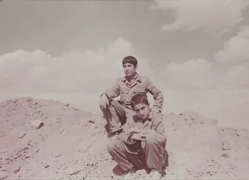 آخرش چی میشه؟ / روایتی ویژه از “فرارِ مقدس” یک رسانه نگار رزمنده! / سیر کوتاه به زیست مردی که هنوز موج دارد