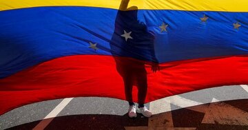 آمریکا دو بمبافکن B-1 را در نزدیکی ونزوئلا به پرواز درآورد