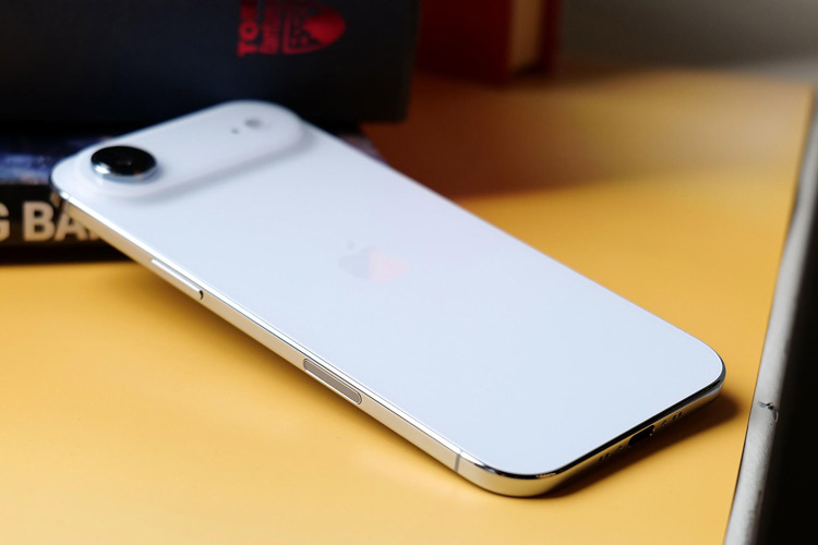 آیفون ایر در گرداب افت فروش؛ اپل خط تولید را به نفع پرو تغییر می‌دهد