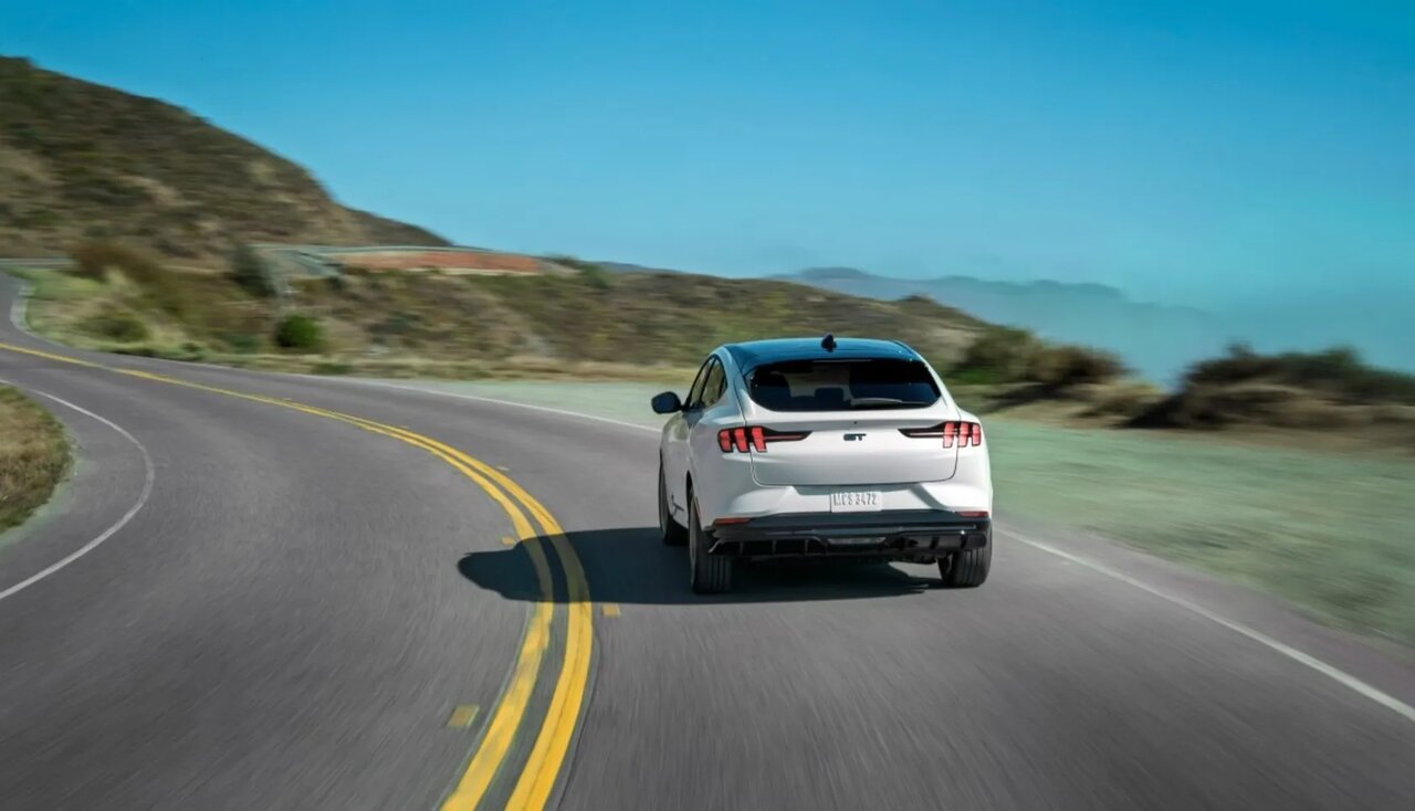 ادای احترام فورد به گذشته با چهرهای از آینده