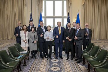 استیگلیتز: تسلیم شدن در برابر ترامپ فقط باعث زیاده‌خواهی بیشتر او می‌شود / برنده پیشین نوبل اقتصاد: اتحادیه اروپا باید در برابر ترامپ بایستد