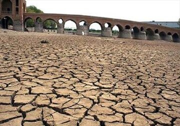 اصفهان پایتخت «بیآبی» و همایشهای «شعاری»/بیتفاوتی عجیب مسئولان نسبت به نابودی تمدن کهن «نصفجهان»!