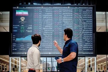 افت محدود شاخص کل بورس/ نقدینگی به سمت سهام کوچک چرخید