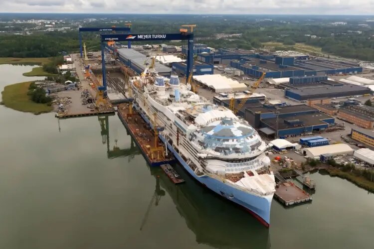 «افسانه دریاها» وارد اقیانوس شد / بزرگترین کشتی کروز جهان