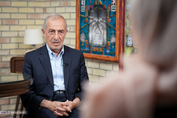 الویری: پزشکیان رئیسجمهور بدشانسی است/ حاکمیت شجاعت انجام اصلاحات ساختاری را ندارد/ جلیلی رئیس جمهور میشد، روزهای اول گرفتار جنگ می شدیم