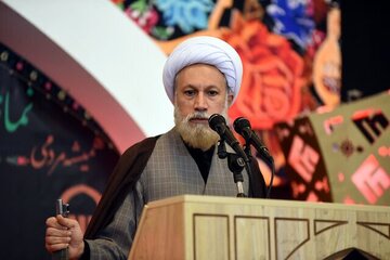 امام جمعه شیراز: ترویج فرهنگ عفاف و حجاب، وظیفه همگانی است/ غربیها با خدا قهر کرده اند