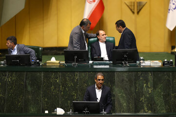 انتقاد نماینده شهربابک از تاخیر در اجرای طرح انتقال آب خلیج فارس به استان کرمان