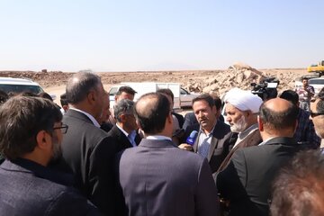 بازدید از عملیات اجرایی باند فرودگاه بین المللی استان قم