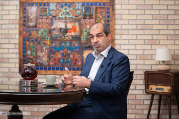 ببینید| با دریاچه ارومیه خداحافظی کنیم؟/ بزرگزاده: کار نجات سختتر شده است