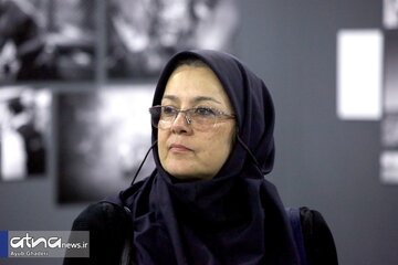 برای اولین بار یک زن رئیس انجمن جامعهشناسی ایران شد/ «رشتهای که پدر دارد و مادرانش در سیاهی گم شدهاند»