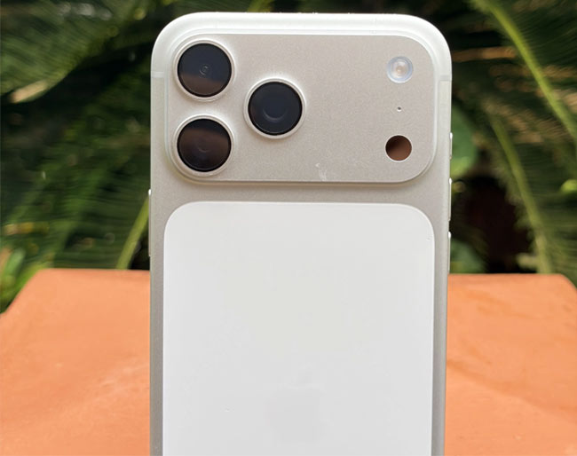 بررسی آیفون ۱۷ پرو مکس؛ قدرت، دوام و طراحی نو در پرچم‌دار جدید اپل