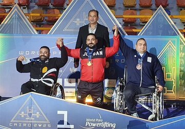 برنز جهان برگردن پاراوزنهبردار ایران