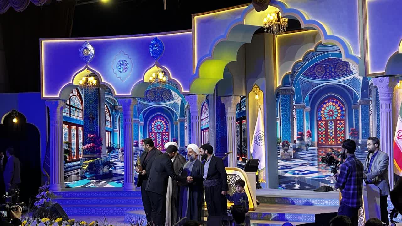 تأکید بر عمل به قرآن به عنوان هدف نهایی و پرهیز از نگاه تشریفاتی به آن