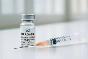 تجارت با واکسن ۲۰ میلیون تومانی در بازار سیاه