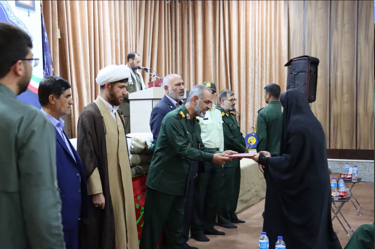 تجلیل از برگزیدگان جشنواره رهاورد سرزمین نور در بام ایران