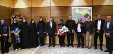 تجلیل از نخستین بانوی طلایی پاراوزنه‌برداری ایران