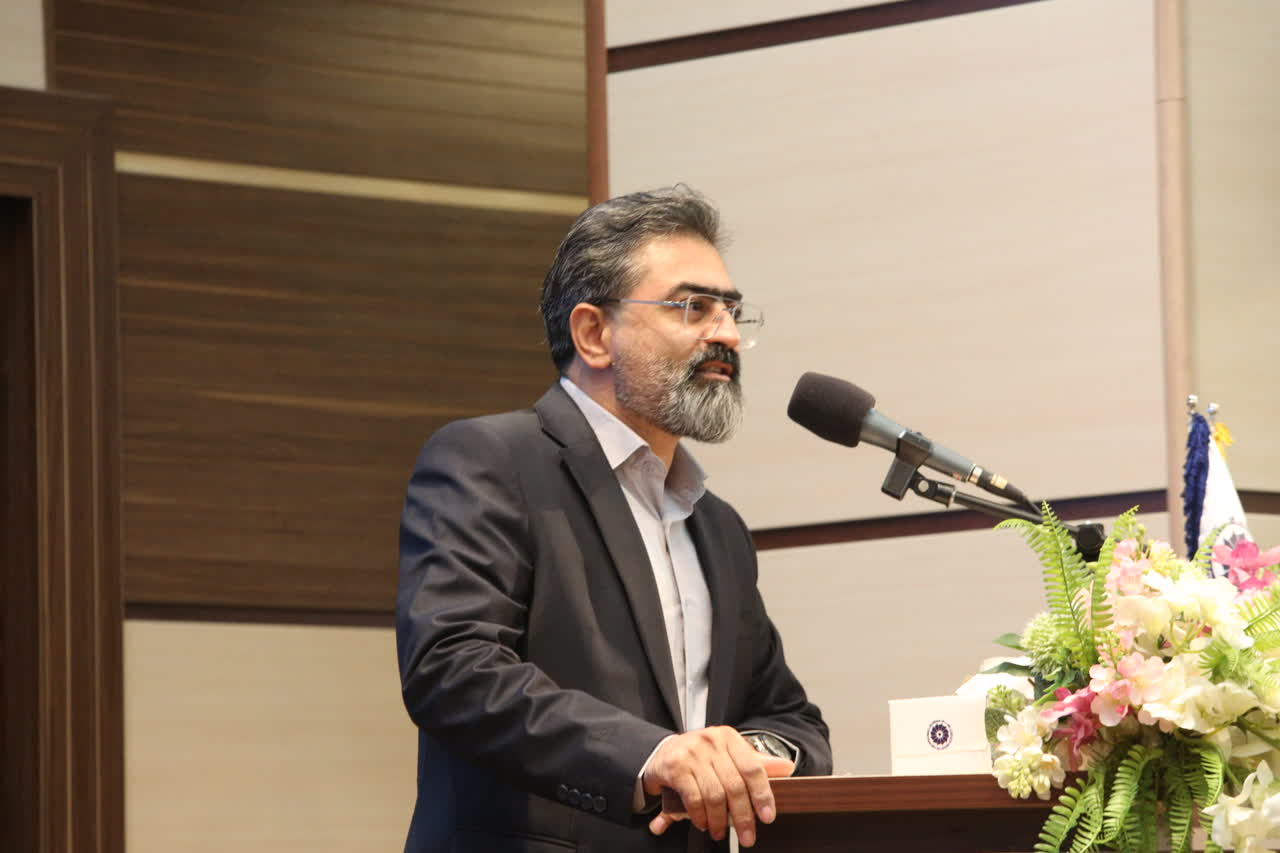 تجلیل از پیشکسوتان رسانه در جشن با تاخیر روز خبرنگار/ انجمن صاحبان مطبوعات پایبندی به میراث خبرنگاری را فریاد زد