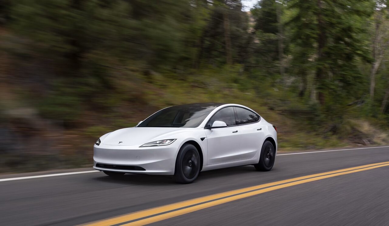 تسلاهای ارزان به بازار آمدند / عکس